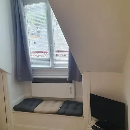 De Plus De 25m² Pour 4 A 6 Personnes. *